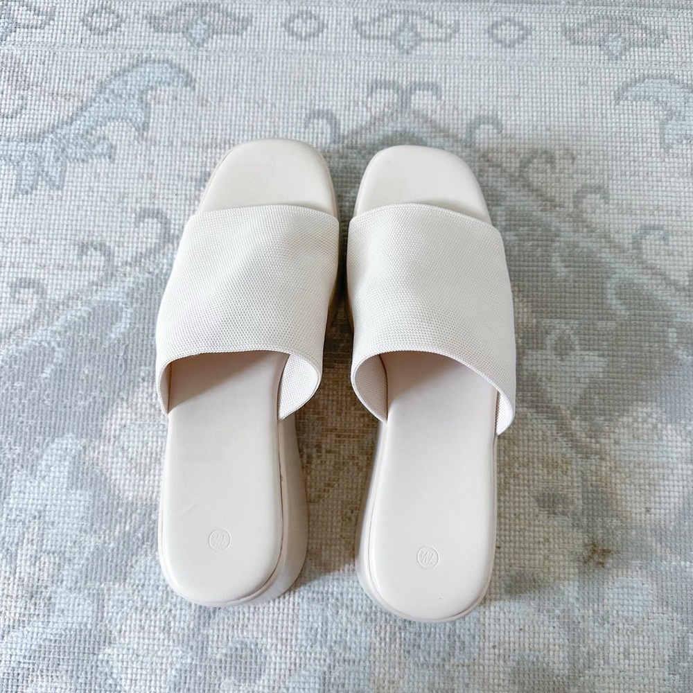 Cream / Tan Platform Slides Sandals Size 7.5